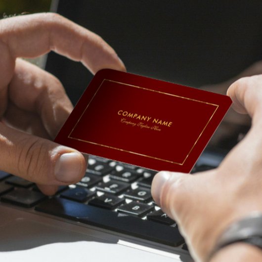 Carte De Visite Bordure Et Typographie En Or Rouge Foncé