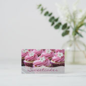 Carte De Visite Boulangerie de cupcake à fleurs roses (Debout devant)