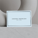Carte De Visite Boutique minimaliste de luxe bleu/noir<br><div class="desc">Un design élégant et raffiné élève votre nom ou nom d'entreprise par un style minimal et moderne. La fine bordure noire est ancrée sur un arrière - plan bleu doux pour donner une impression de luxe à ce modèle design carte de visite classique. © 1201AM CREATIVE</div>
