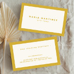Carte De Visite Boutique minimaliste de luxe Or/ivoire<br><div class="desc">Un design élégant et raffiné élève votre nom ou nom d'entreprise par un style minimal et moderne. La fine bordure en or est ancrée sur un arrière - plan ivoirien pour donner une impression de luxe à ce modèle carte de visite classique</div>