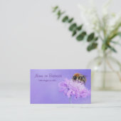 Carte De Visite Bumble Bee perché sur une fleur violette (Debout devant)