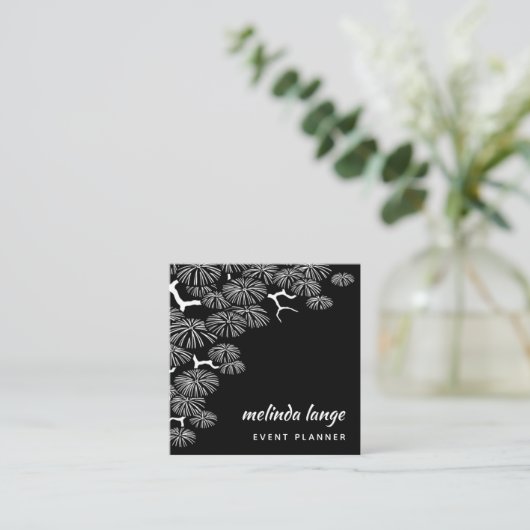Carte De Visite Carré Blancs Noir Élégant Pin Botanique Branche (Debout devant)