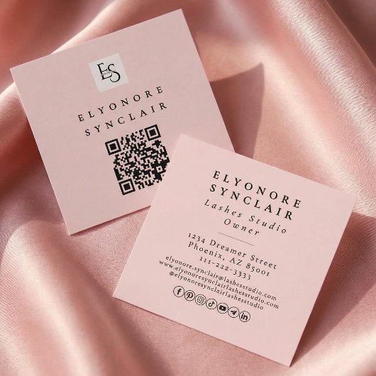 Carte De Visite Carré Blush Pink Script Logo QR Code Lashes