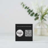 Carte De Visite Carré Code QR noir noir blanc logo simple (Debout devant)