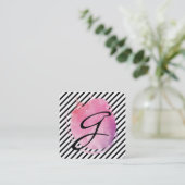 Carte De Visite Carré Couleur d'eau rose Monogramme Fancy Text Strips (Debout devant)