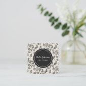 Carte De Visite Carré Crème et noir Botanique Motif Floral Main tirée (Debout devant)