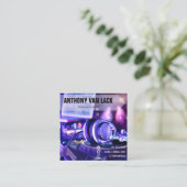 Carte De Visite Carré DJ Professionnel Violet (Debout devant)