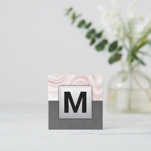 Carte De Visite Carré Draperie de soie | Cuir gris (Debout devant)