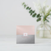 Carte De Visite Carré Élégant Monogramme Professionnel Argent (Debout devant)