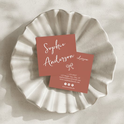 Carte De Visite Carré Elegant Rust Terracotta Script with Bow       