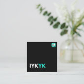 CARTE DE VISITE CARRÉ IYKYK (Debout devant)