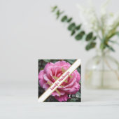 Carte De Visite Carré Jolie rose rose IA générée (Debout devant)
