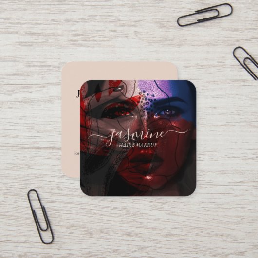 Carte De Visite Carré Moderne Chic Beauté crème Beige Décontracté Script (Devant/Arrière en situation)