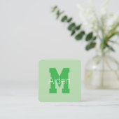 Carte De Visite Carré Monogramme moderne | Pale & Kelly Green (Debout devant)