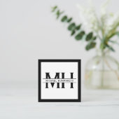 Carte De Visite Carré Monogramme personnalisé | Black (Debout devant)