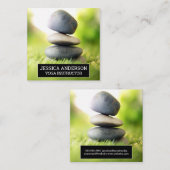 Carte De Visite Carré Pierres empilées dans l'herbe (Devant / Derrière)