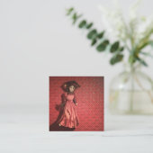 Carte De Visite Carré poupée sur un mur (Debout devant)