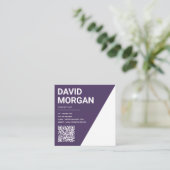 Carte De Visite Carré Typographie de script en gras Code Qr violet (Debout devant)