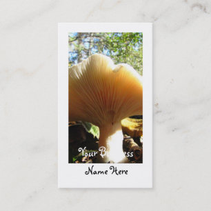 Carte De Visite Champignon appréciant le soleil