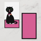 Carte De Visite Chat noir et blanc mignon sur un tapis rose (Devant / Derrière)