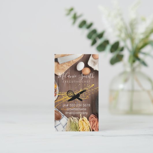 Carte De Visite Chef exécutif | Oeufs de pâtes de table de cuisine (Debout devant)