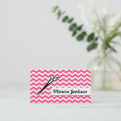 Carte De Visite ciseaux roses girly de chevron de coiffeur (Debout devant)