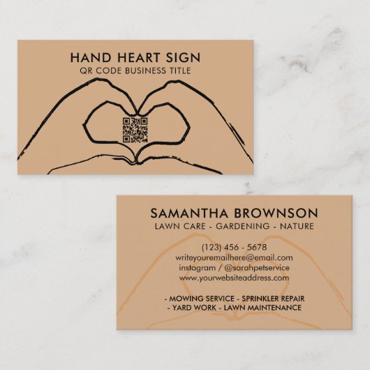 Carte De Visite Code QR Brown Amour Coeur main Moderne (Devant / Derrière)