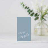 Carte De Visite Code QR Joli script Artisan bleu pâle vertical (Debout devant)