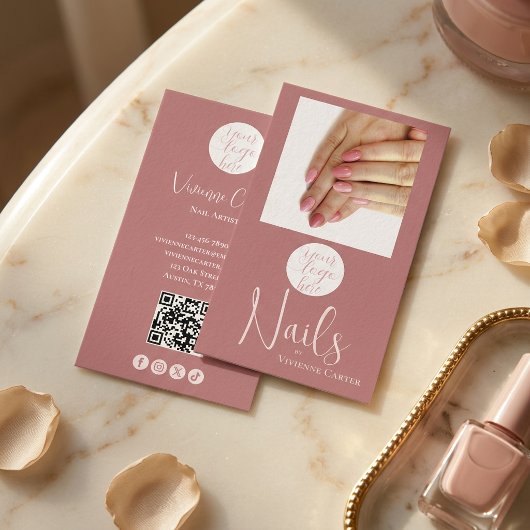 Carte De Visite Code QR Logo Écriture Rose Rose Salon de Manucure