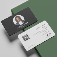 CODE QR ou logo professionnel photo en casque noir
