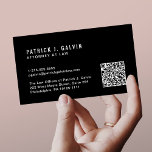 Carte De Visite Code QR professionnel minimal noir<br><div class="desc">Carte de visite professionnel noir minimaliste et élégant avec votre nom, titre et coordonnées (tels que email, numéros de téléphone, nom et adresse postale) dans une typographie blanche propre, simple et moderne. Entrez une adresse URL pour créer un code QR numérisable lié à votre site Web, profils de réseaux sociaux...</div>