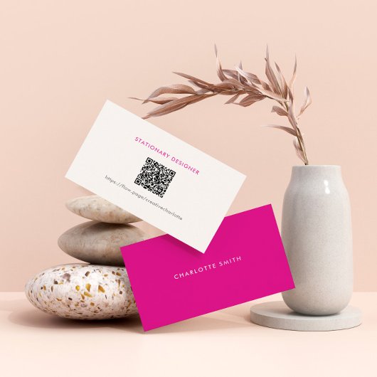 Carte De Visite Code QR Professionnel Moderne Rose Minimal Féminin