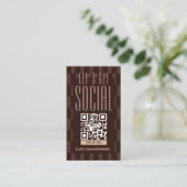 Carte De Visite Code QR scannable des médias sociaux marron et bei (Debout devant)