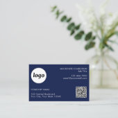 Carte De Visite Code QR simple logo et texte bleu marine (Debout devant)