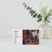 Carte De Visite Coiffeur - sur le compteur (Debout devant)