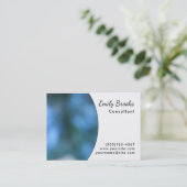 Carte De Visite Courbe blanche au-dessus d'image bleue ; (Debout devant)