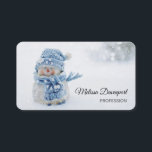 Carte De Visite Cute Snowman au photographe de Christmas<br><div class="desc">Carte de visite avec une jolie photo d'un petit bonhomme de neige. Debout dehors en hiver avec de la neige qui tombe tout autour. Ce mignon petit gars est habillé en casquette tricoté bleu et foulard. Votre nom ou nom commercial dans une police de script sophistiquée.</div>