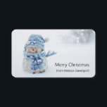 Carte De Visite Cute Snowman au photographe de Christmas<br><div class="desc">Carte de visite avec une jolie photo d'un petit bonhomme de neige. Debout dehors en hiver avec de la neige qui tombe tout autour. Ce mignon petit gars est habillé en casquette tricoté bleu et foulard. Un peu de bokeh blanc/gris s'enflamme dans l'arrière - plan.</div>