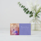 Carte De Visite Cygne blanc flottant sur un lac brumeux (Debout devant)