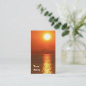 Carte de visite d'agence de voyages (Debout devant)