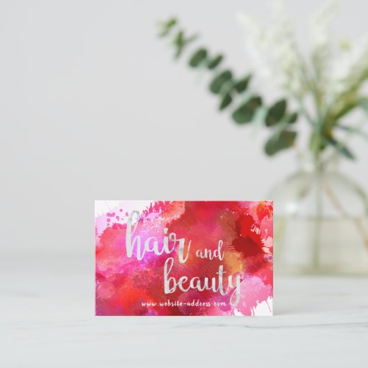 Carte de visite de beauté et de cheveux peints rou (Debout devant)