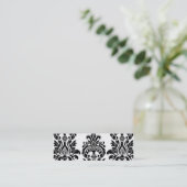 Carte de visite de damassé (Debout devant)