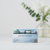 Carte de visite de l'agence de voyage (Debout devant)