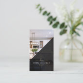 Carte de visite de l'agent immobilier moderne (Debout devant)