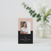 Carte de visite de l'agent immobilier moderne (Debout devant)