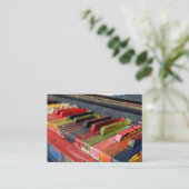 Carte de visite de leçon de piano ou de musique (Debout devant)