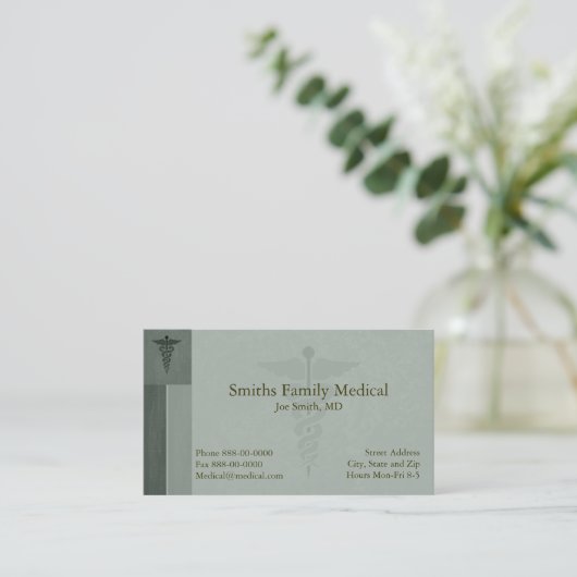 Carte de visite de médecin (Debout devant)