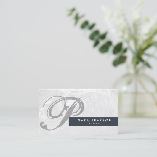 Carte de visite de monogramme subtil du traiteur (Debout devant)