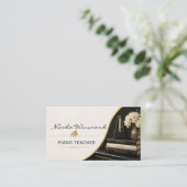 Carte de visite de professeur de piano (Debout devant)