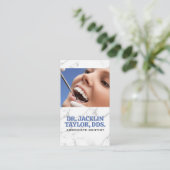 Carte De Visite Dentist Inspecter les dents (Debout devant)